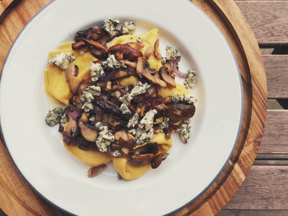 Tortellini med svampe og blå ost