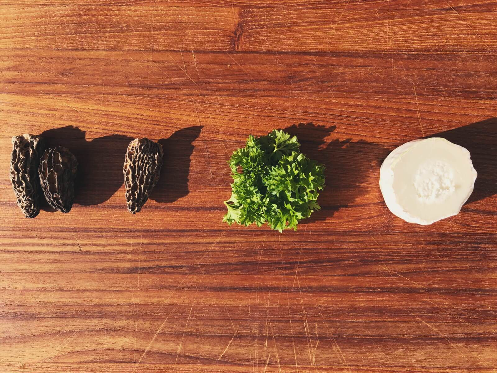 fyldte morkler med gedeost og persille ingredienser
