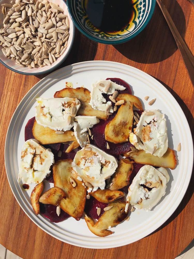 Rødbedesalat med Karl Johan og gedeost ingredienser