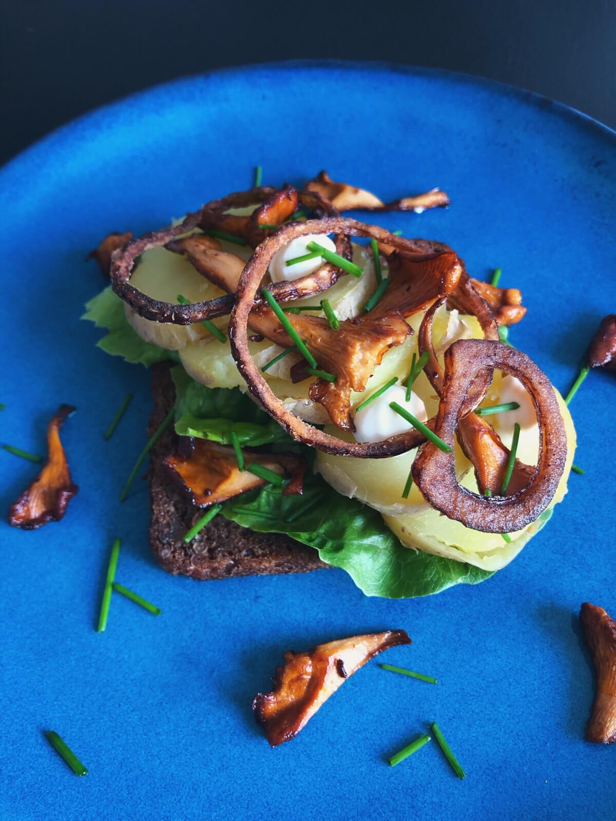 Kartoffelmad med kantareller opskrift