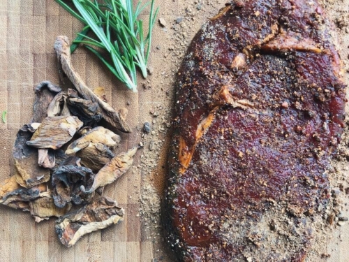 Rib-eye med Karl Johan rub