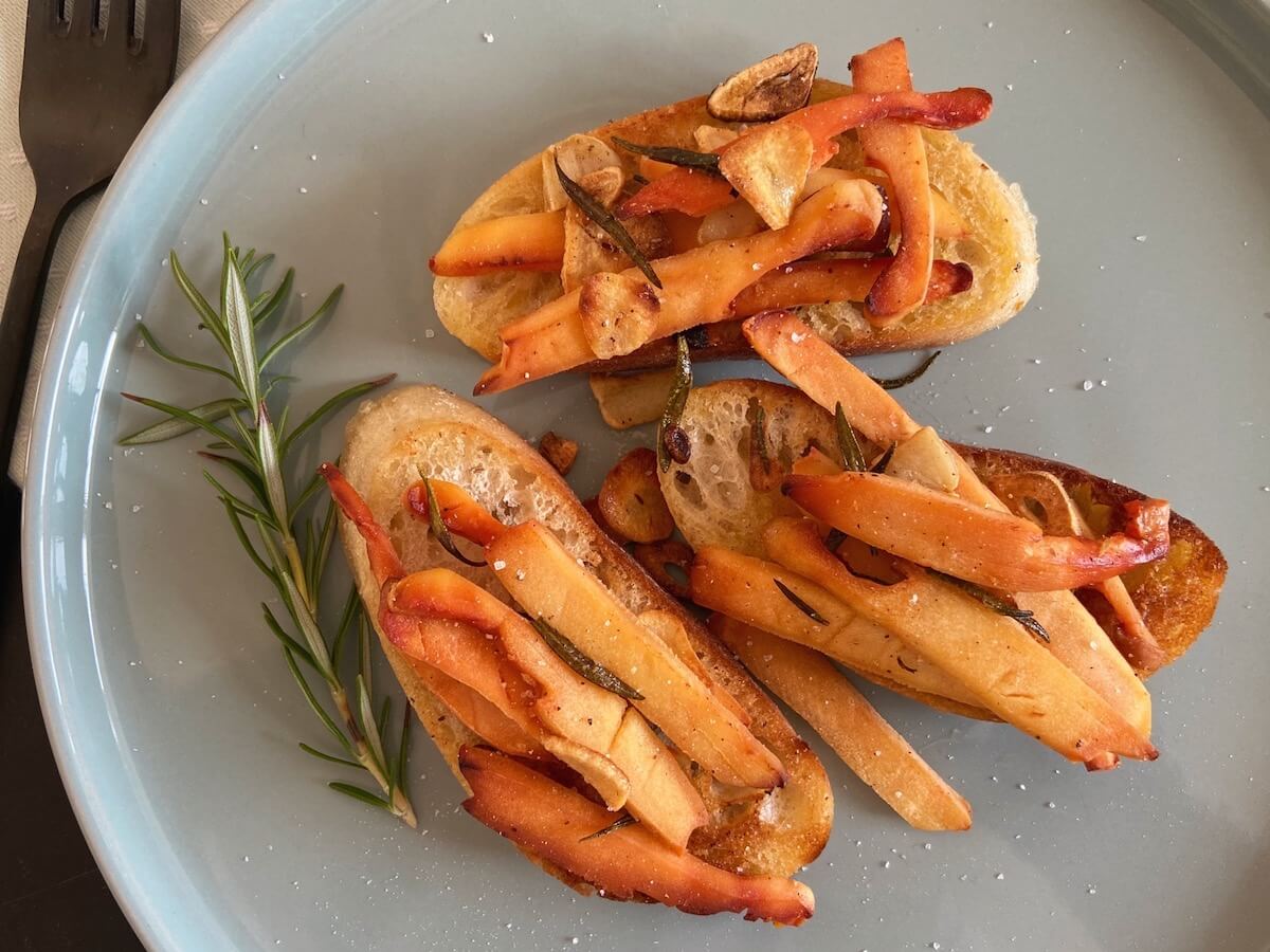 Svampetoast med svovlporesvamp